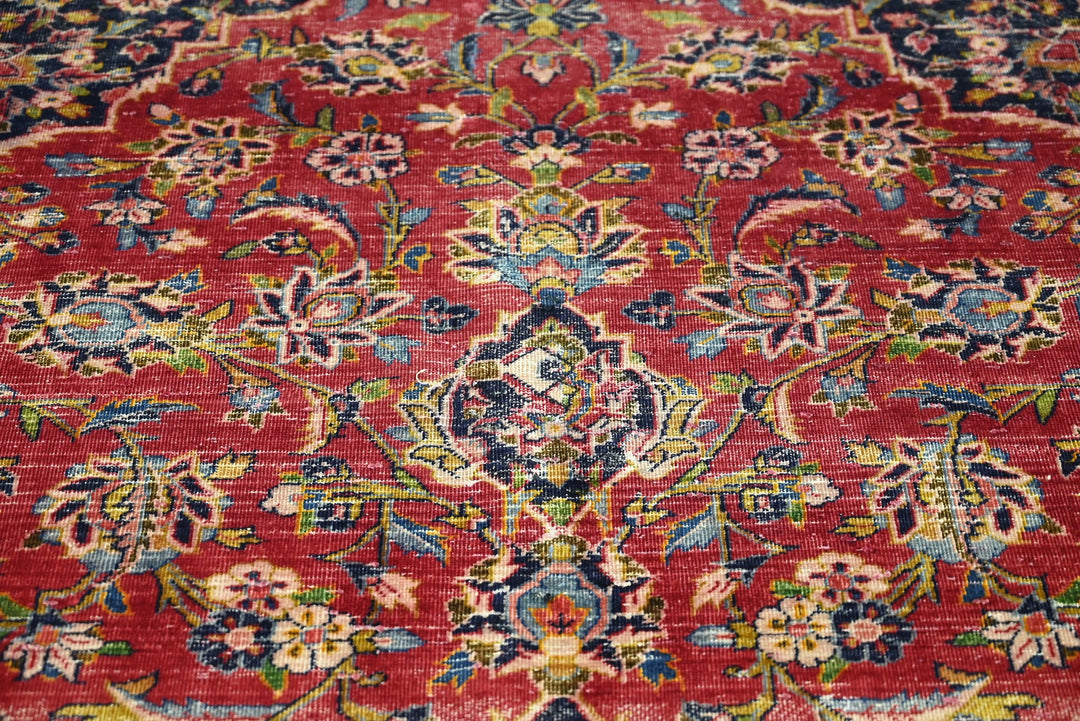 red Medium rug 5' 8" x 9' 2"