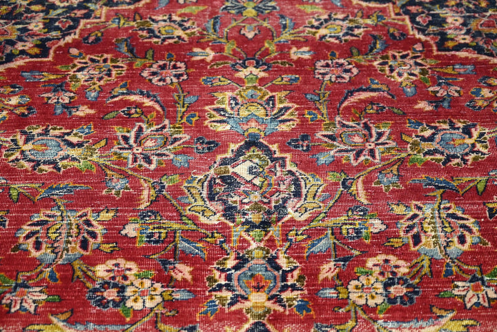 red Medium rug 5' 8" x 9' 2"