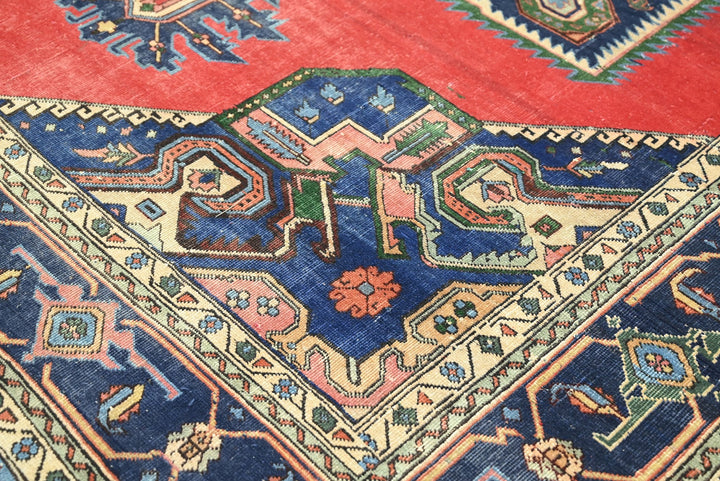 red Large rug 7' 7" x 9' 6"
