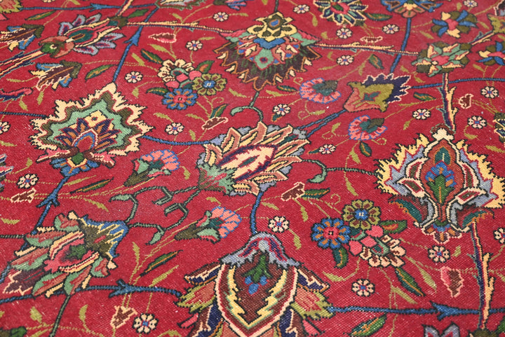 red Oversized rug 9' 6" x 9' 6"