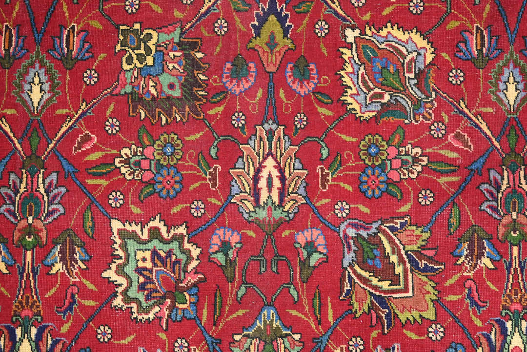 red Oversized rug 9' 6" x 9' 6"
