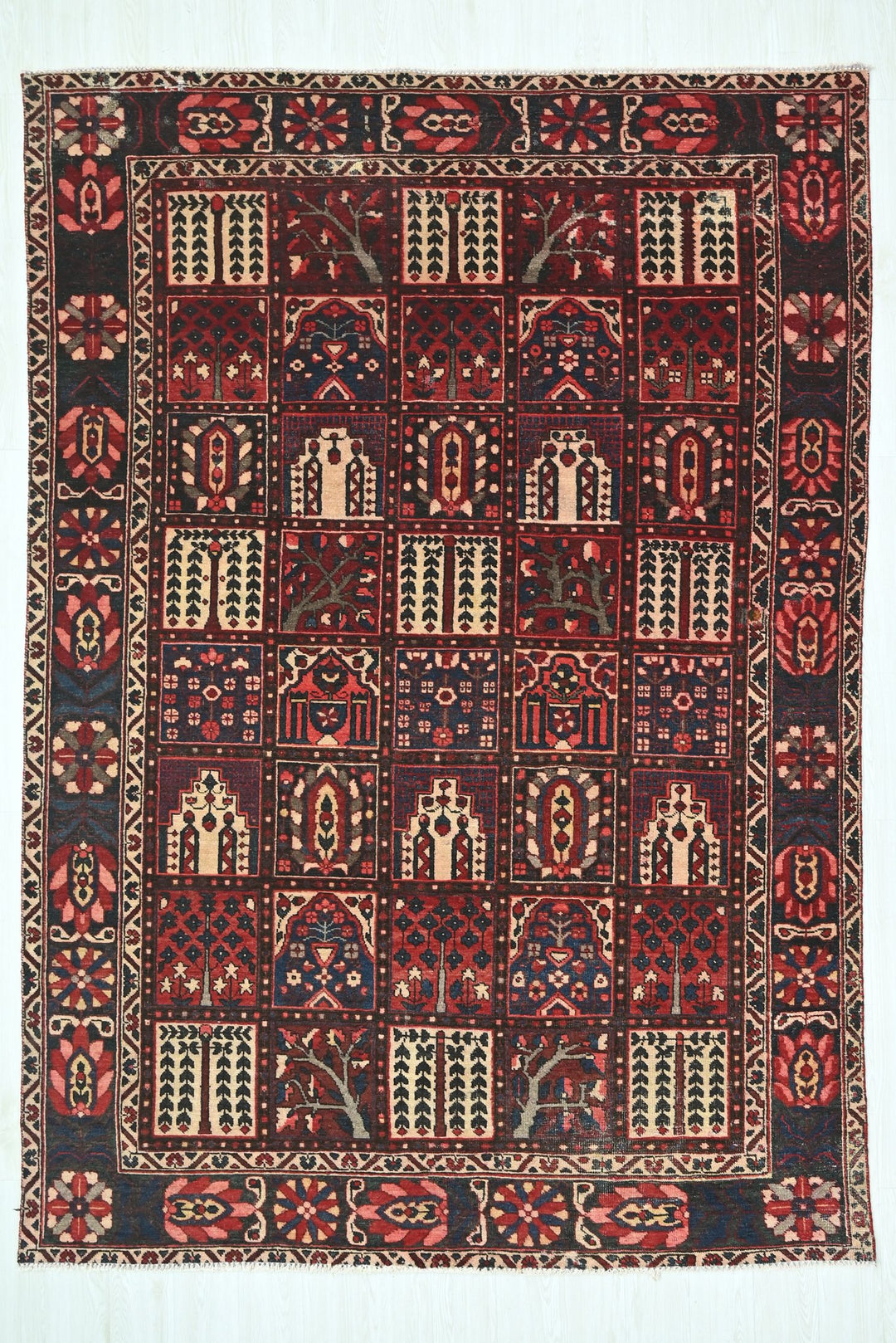 red Large rug 6' 7" x 9' 10"