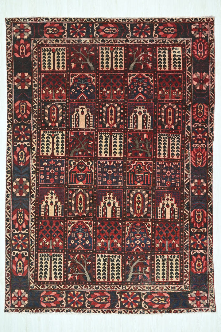 red Large rug 6' 7" x 9' 10"