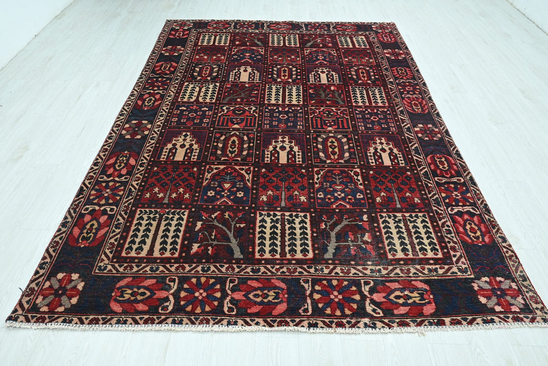 red Large rug 6' 7" x 9' 10"