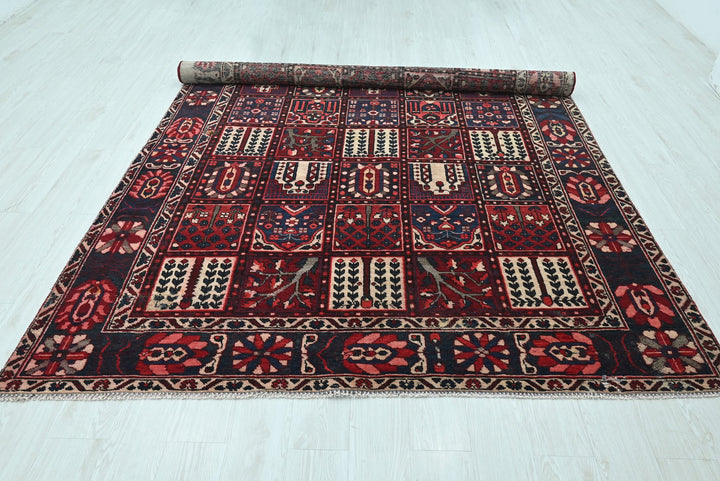red Large rug 6' 7" x 9' 10"