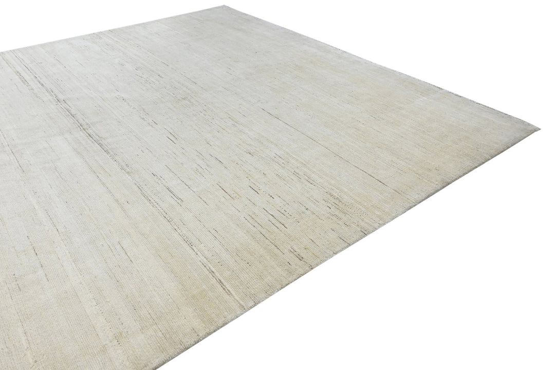 white Oversized rug 10' 0" x 14' 3"