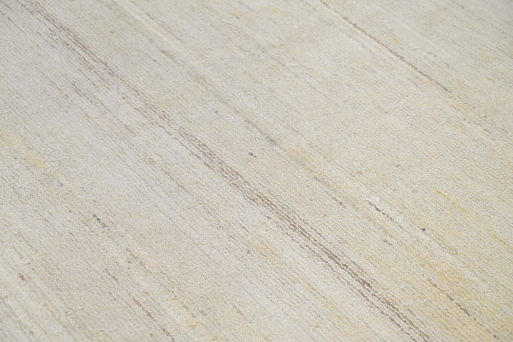 white Oversized rug 10' 0" x 14' 3"