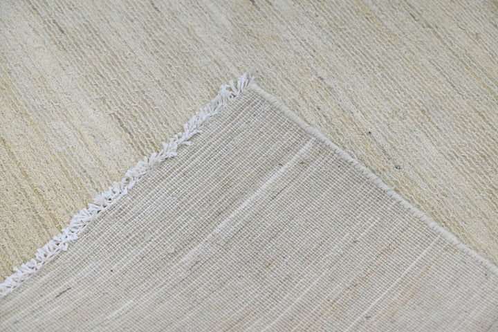 white Oversized rug 10' 0" x 14' 3"