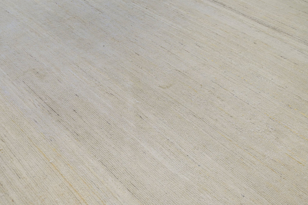 white Oversized rug 10' 0" x 14' 3"