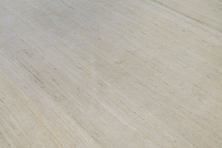 white Oversized rug 10' 0" x 14' 3"