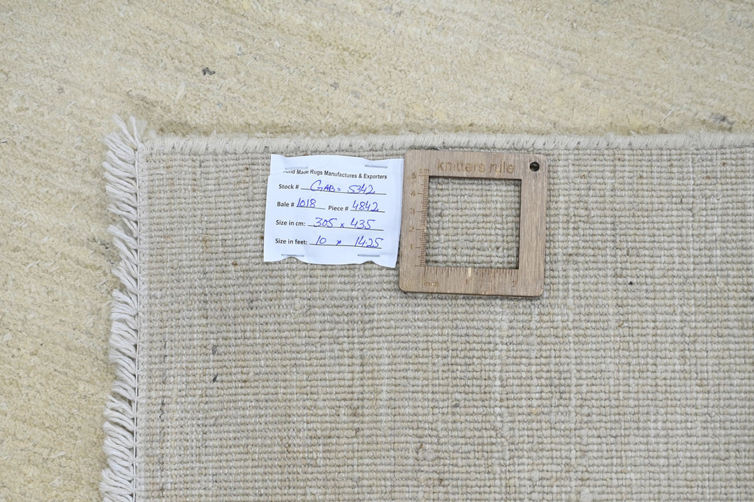 white Oversized rug 10' 0" x 14' 3"