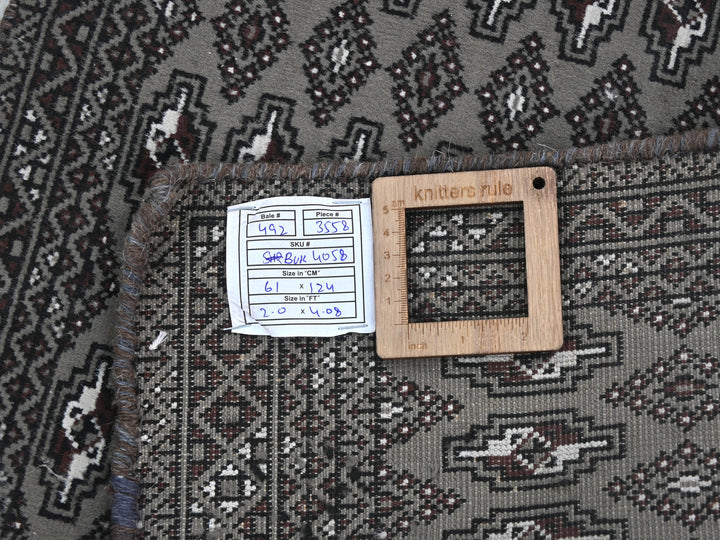 2' 0" x 4' 1"
