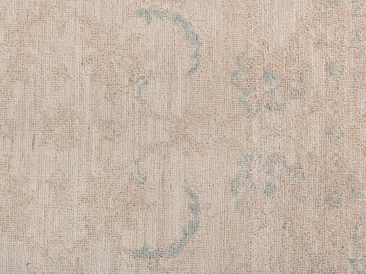 3' 11" x 4' 0"