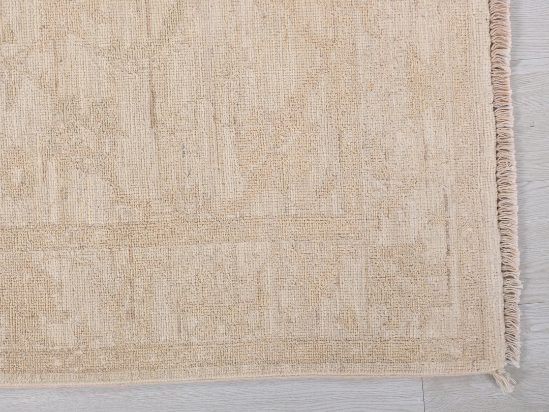 3' 11" x 3' 11"