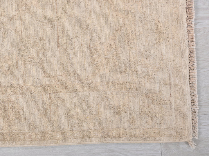 3' 11" x 3' 11"