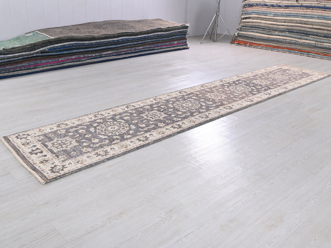 2' 6" x 12' 8"