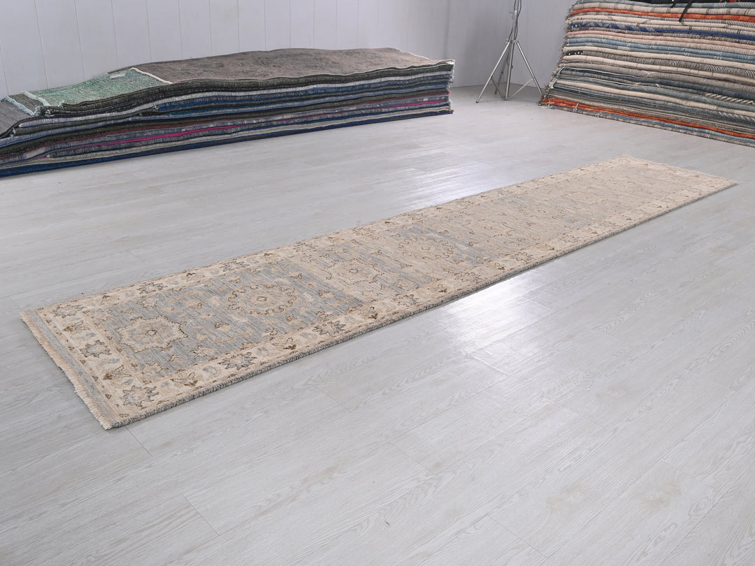 2' 6" x 12' 2"