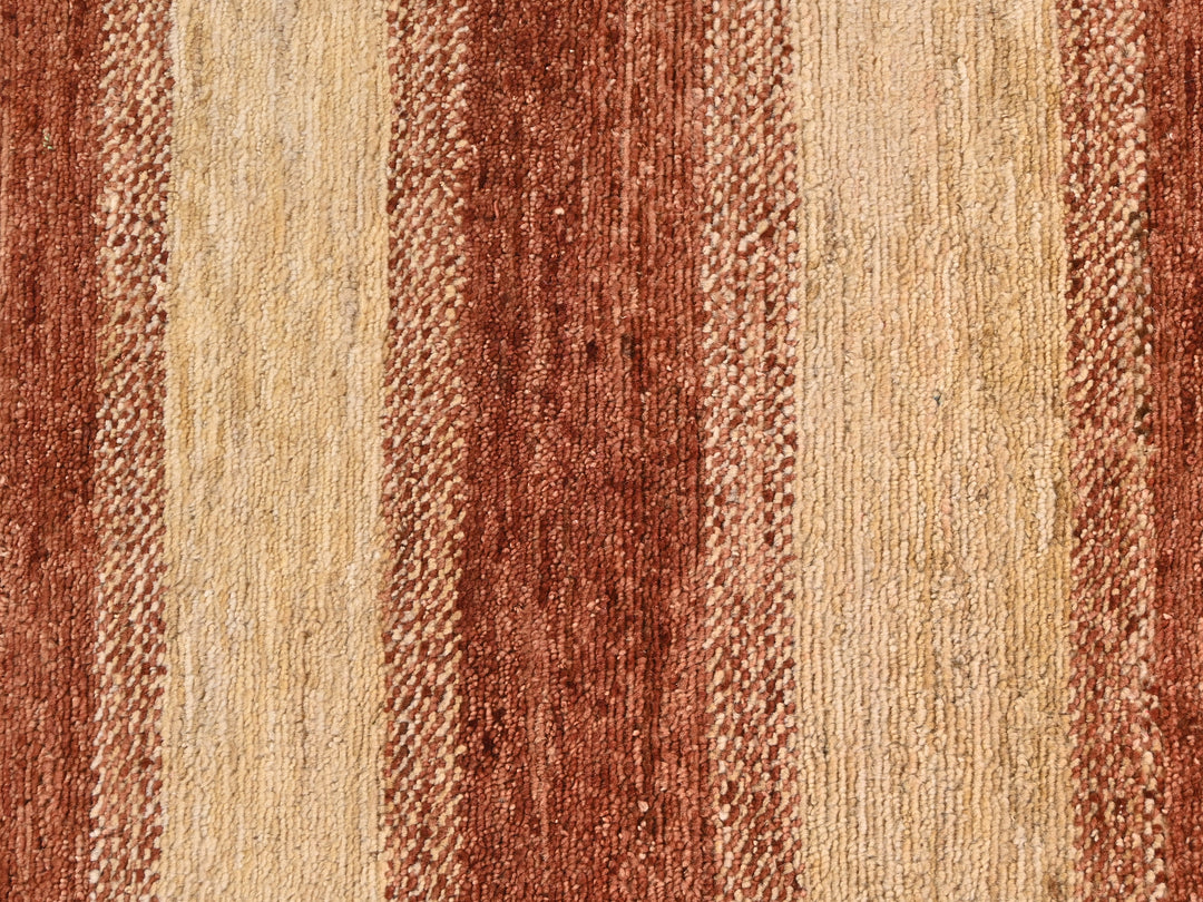 2' 5" x 4' 0"