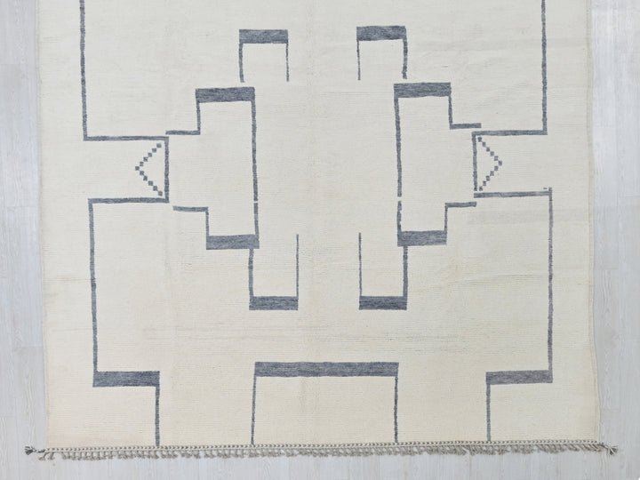 8' 11" x 12' 1"