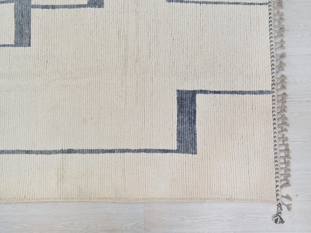 8' 11" x 12' 1"