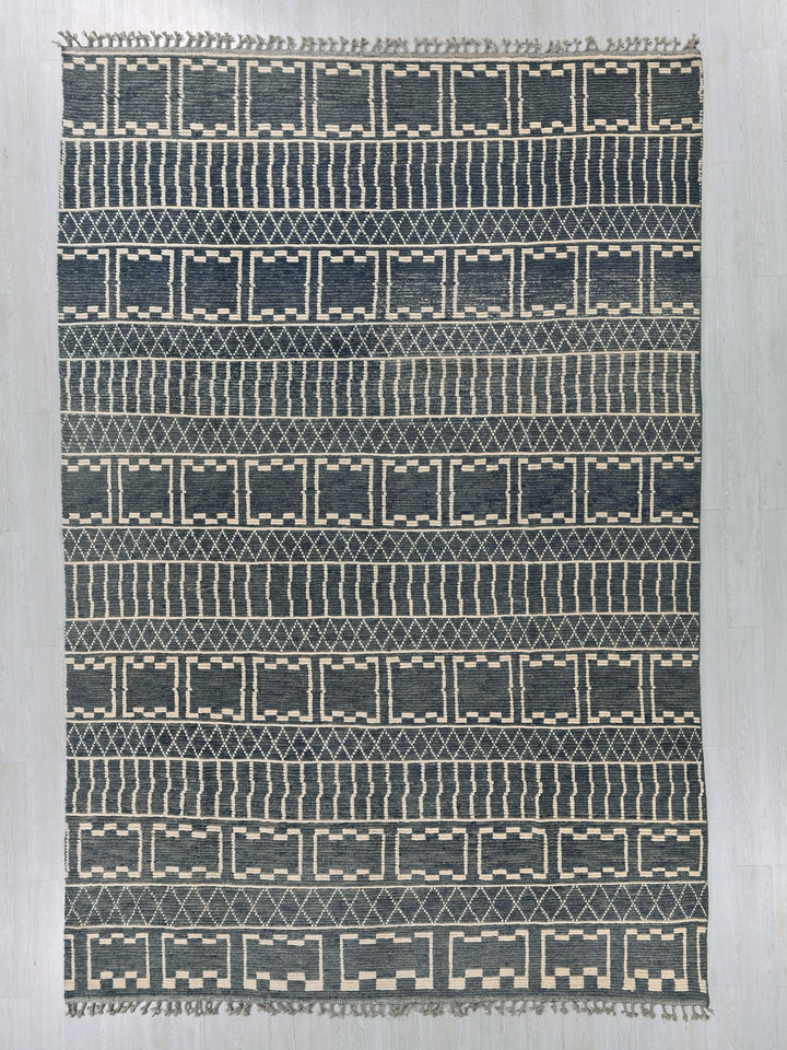 9' 0" x 12' 3"