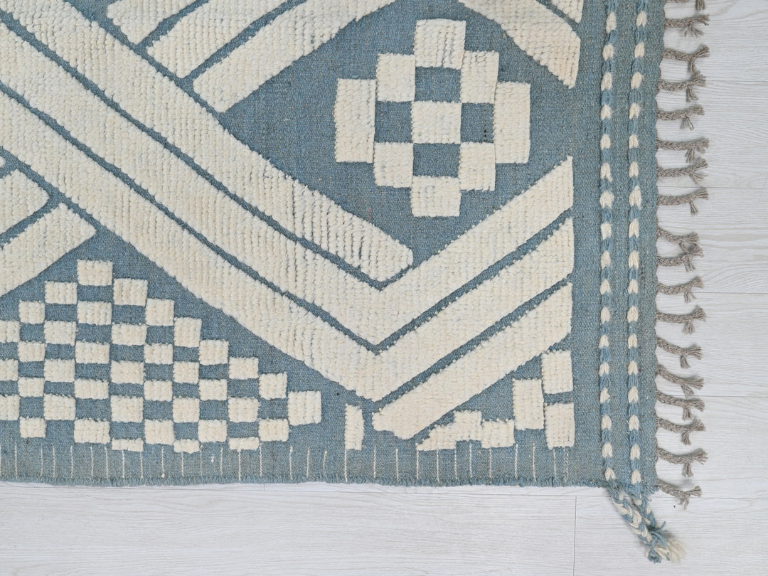 8' 11" x 12' 7"