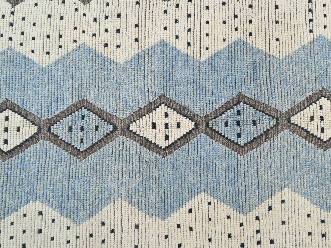 9' 11" x 14' 3"