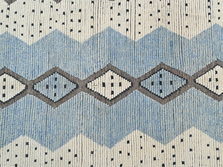 9' 11" x 14' 3"