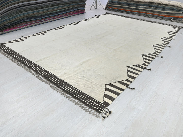 9' 8" x 14' 8"