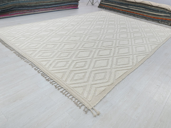 9' 11" x 14' 8"