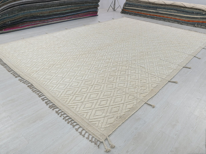 9' 11" x 14' 9"