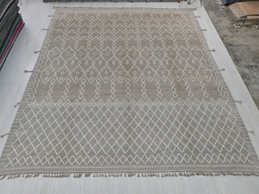 12' 2" x 14' 11"