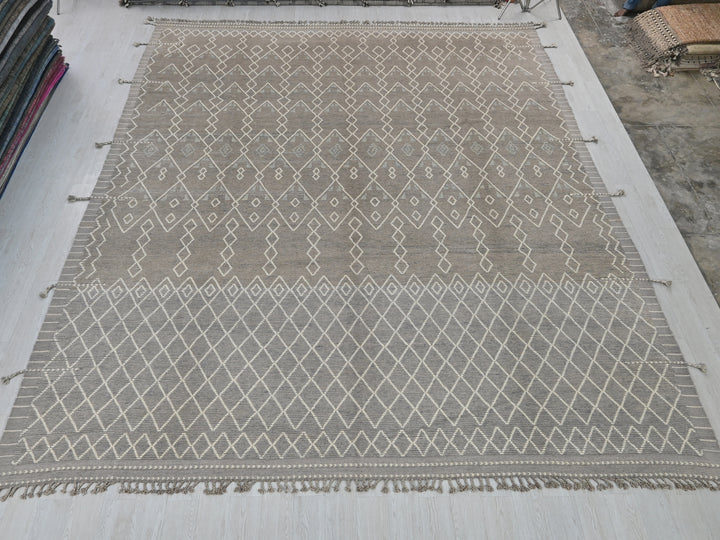 12' 2" x 14' 11"