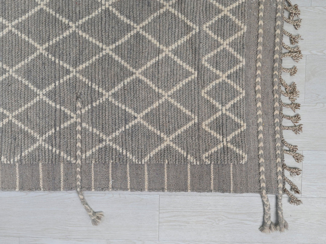 12' 2" x 14' 11"