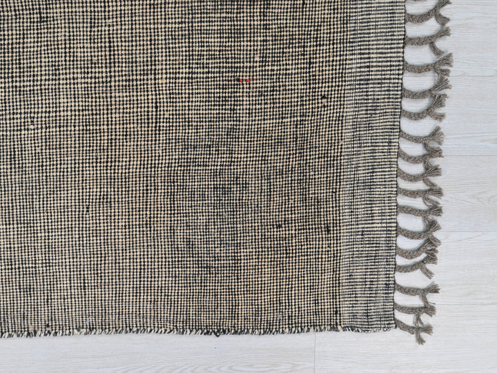 8' 11" x 10' 3"