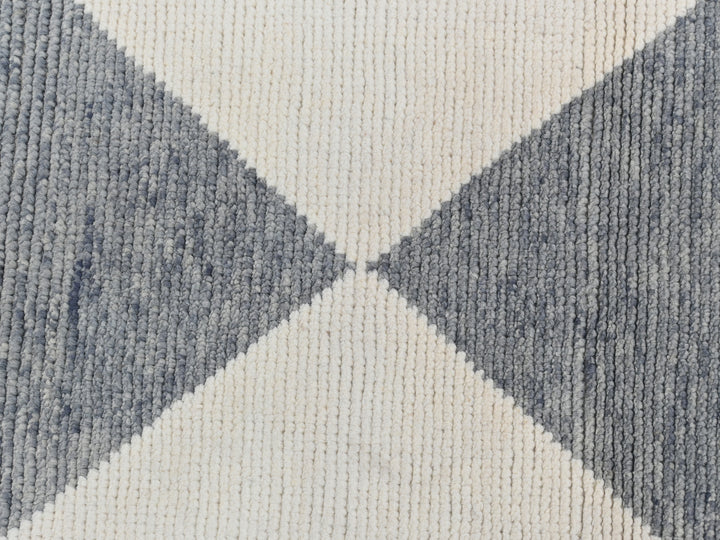 2' 7" x 10' 4"