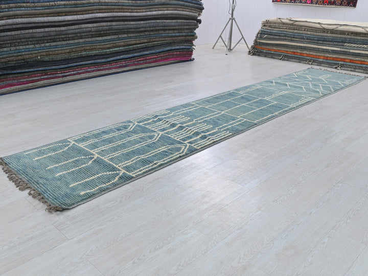 2' 6" x 13' 9"