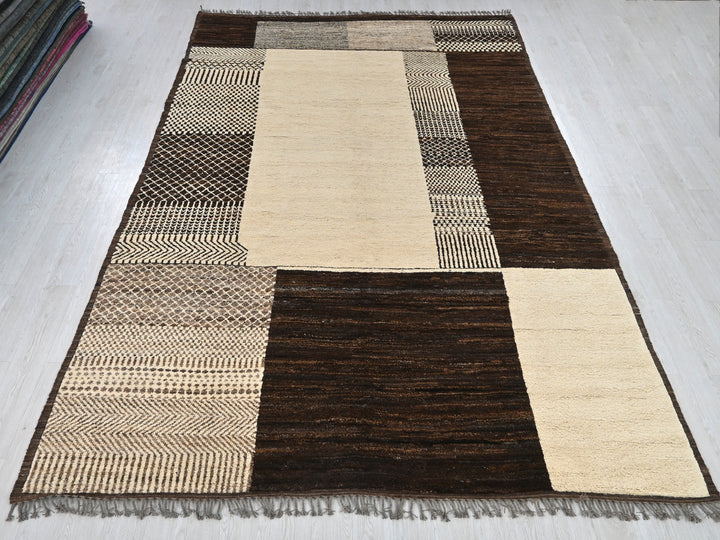 8' 12" x 14' 1"