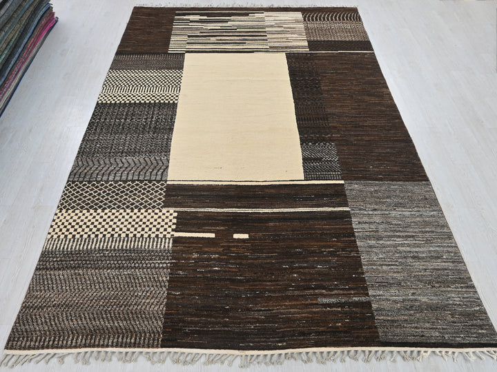 8' 12" x 14' 1"