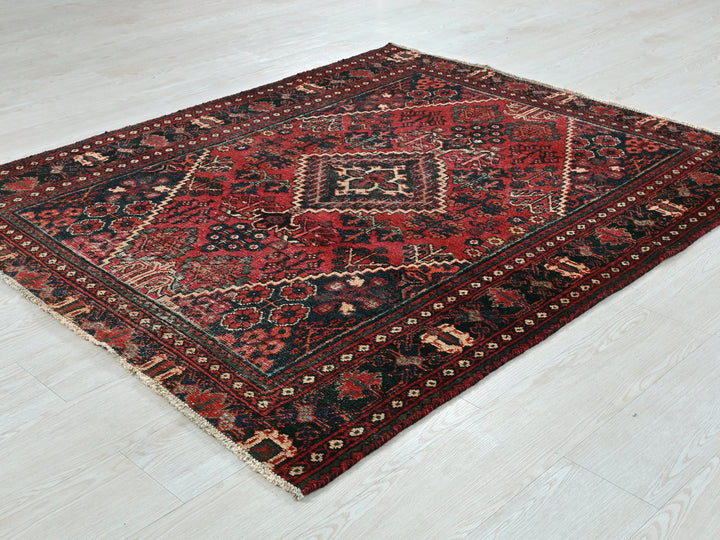 4' 3" x 5' 4"