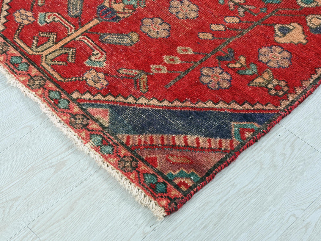 2' 9" x 4' 12"