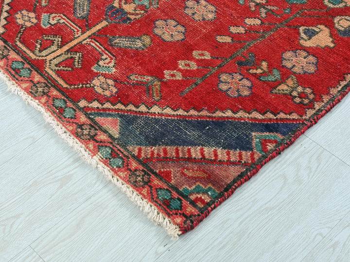 2' 9" x 4' 12"