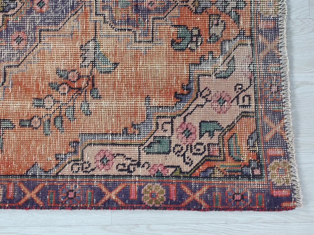2' 11" x 4' 10"
