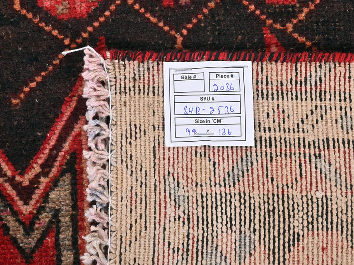 3' 3" x 4' 6"