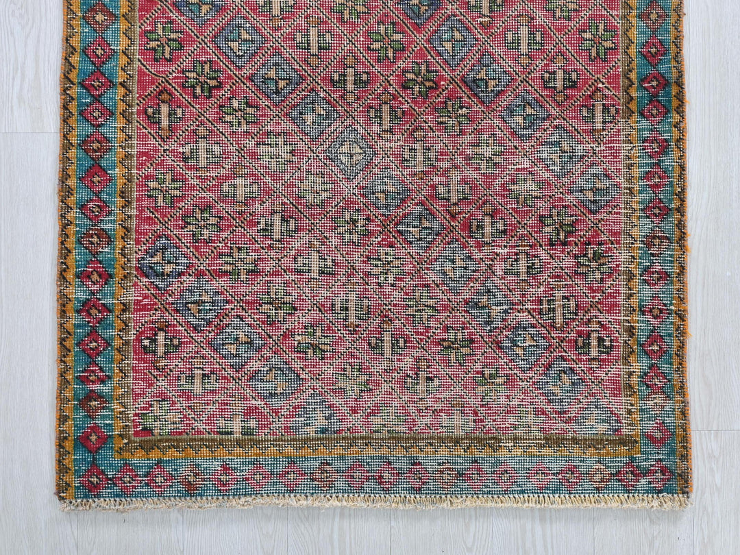 2' 12" x 4' 3"