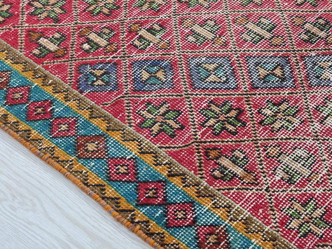 2' 12" x 4' 3"