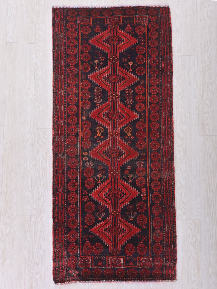 2' 1" x 4' 10"