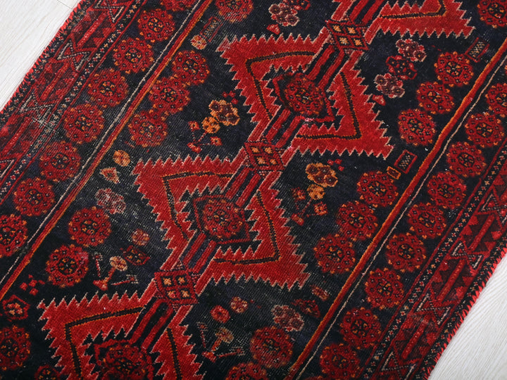 2' 1" x 4' 10"