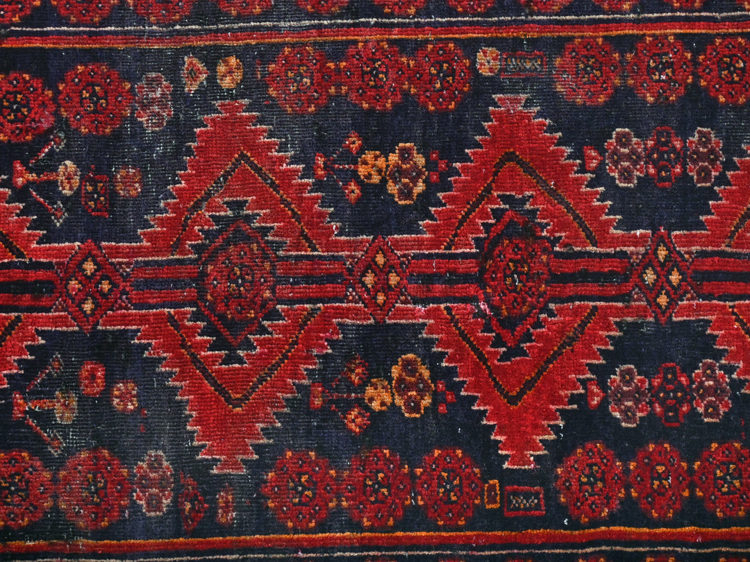 2' 1" x 4' 10"