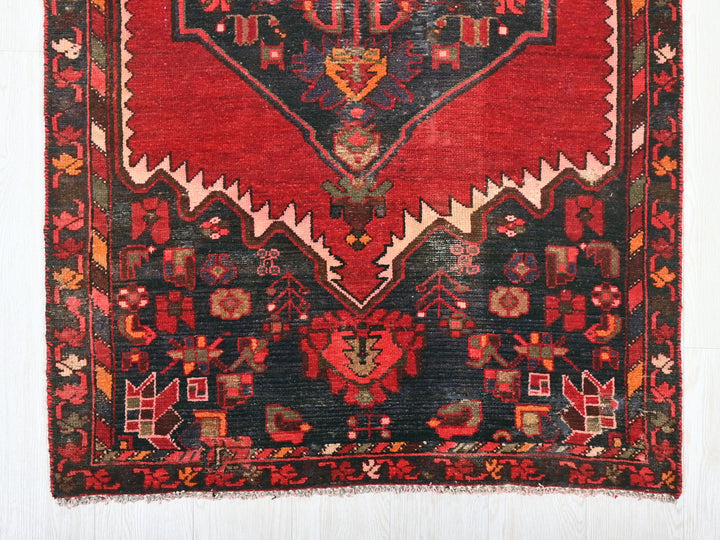 3' 3" x 12' 0"